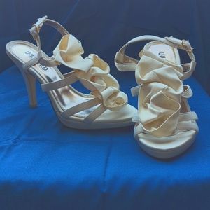 Kenneth Cole White Heels